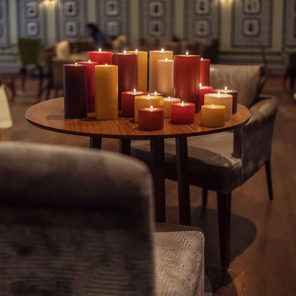 Qult Farluce Trend - Teelichthalter in Kerzenform - Magenta Red Qult Farluce Trend - Teelichthalter in Kerzenform - Magenta Red