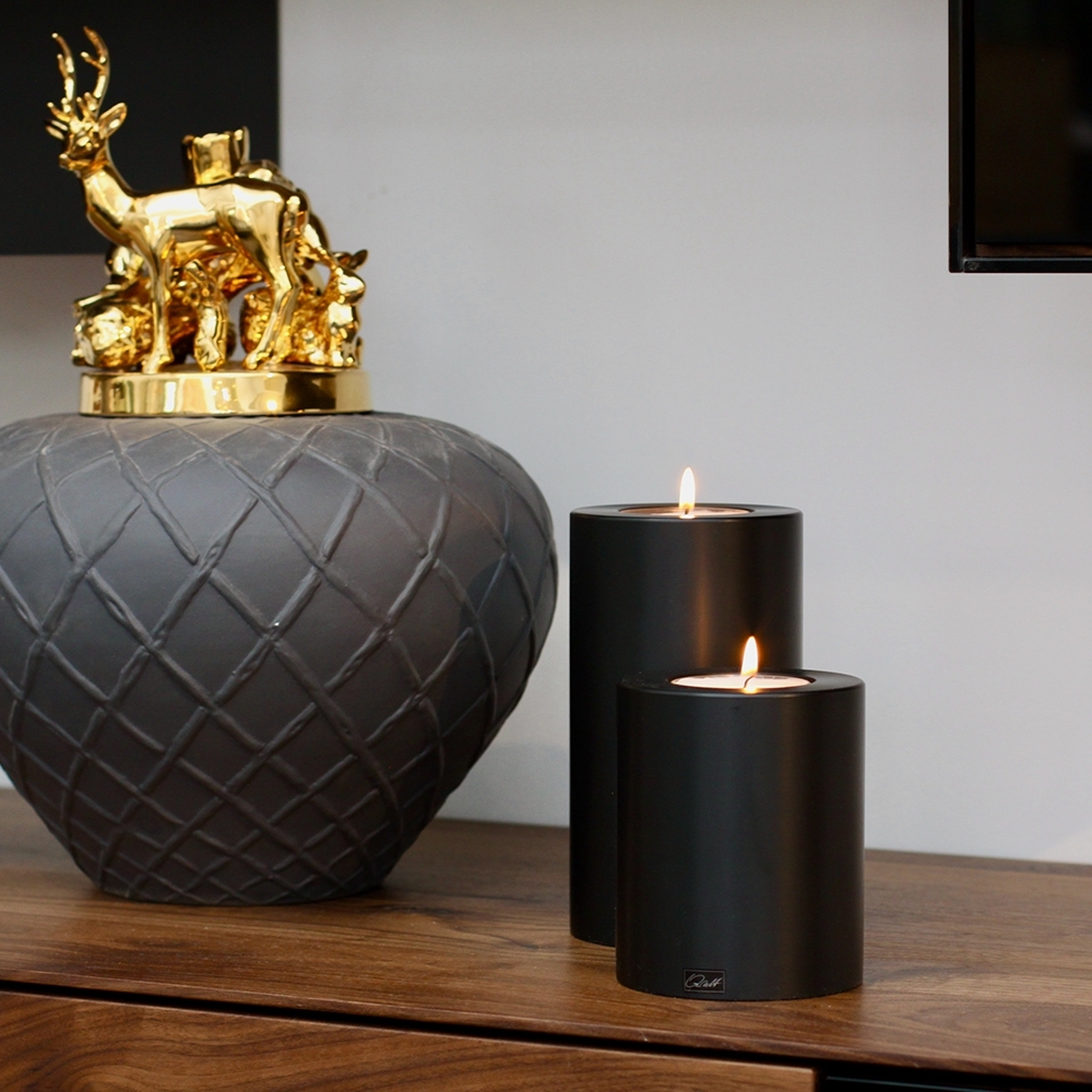Qult Farluce Trend - Teelichthalter in Kerzenform - Schwarz - Ø 10 cm H 15 cm + 2 x TLM16 - 4er Set