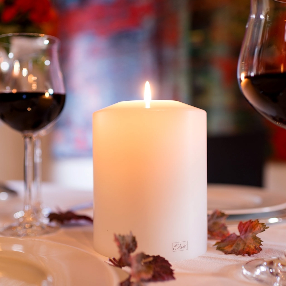 Qult Farluce Classic - Teelichthalter in Kerzenform Ø 8 cm H 9 cm - 4er Set Qult Farluce Classic - Teelichthalter in Kerzenform Ø 8 cm H 9 cm - 4er Set