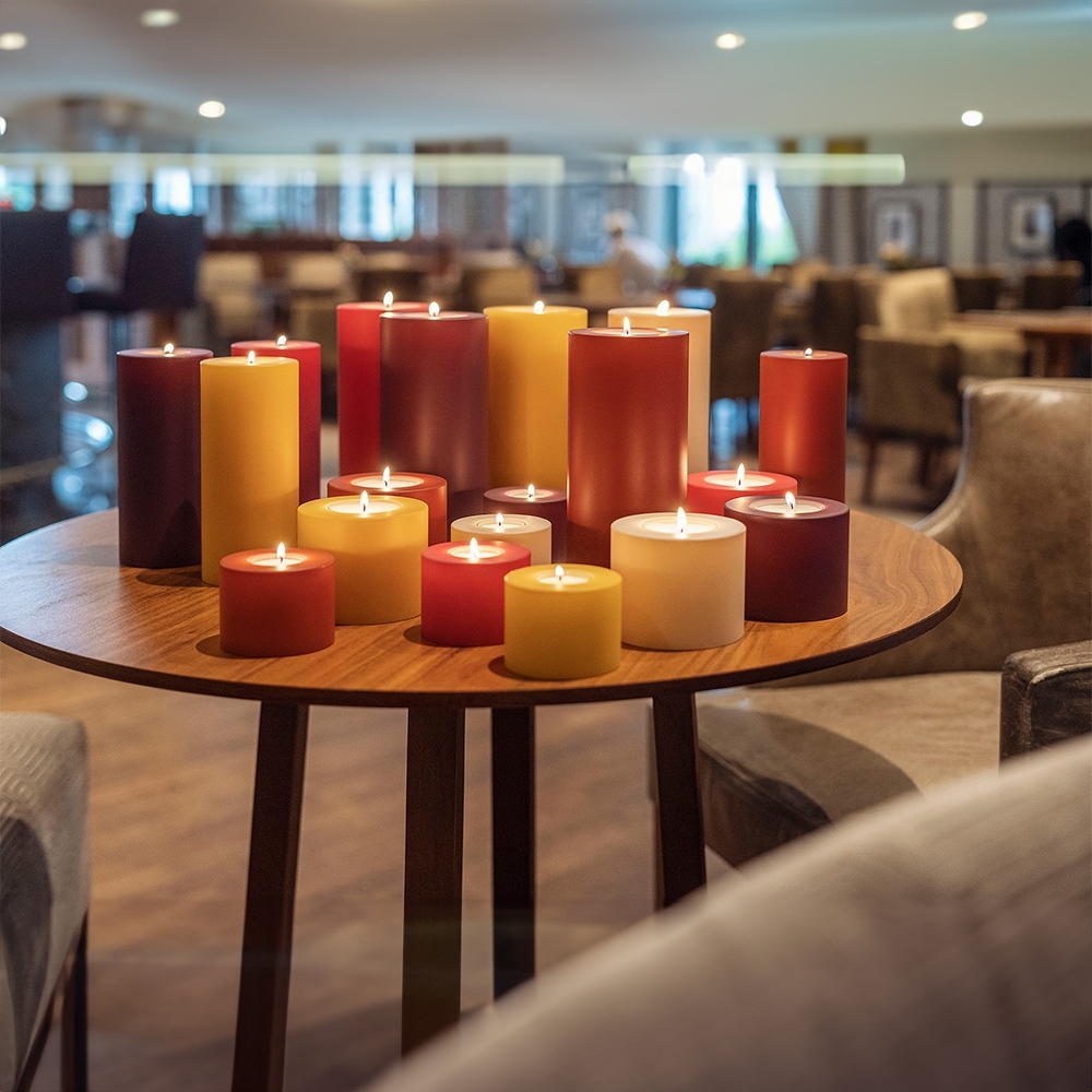 Qult Farluce Trend - Teelichthalter in Kerzenform - Black Berry